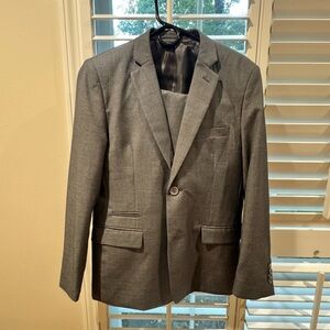 Issac Mizrahi Gray Boy's       Suit - Size 16